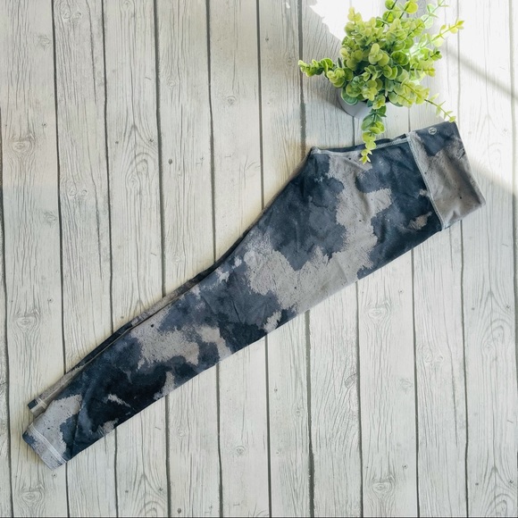 Lululemon Wunder Under Pant 4 - Picture 9 of 12